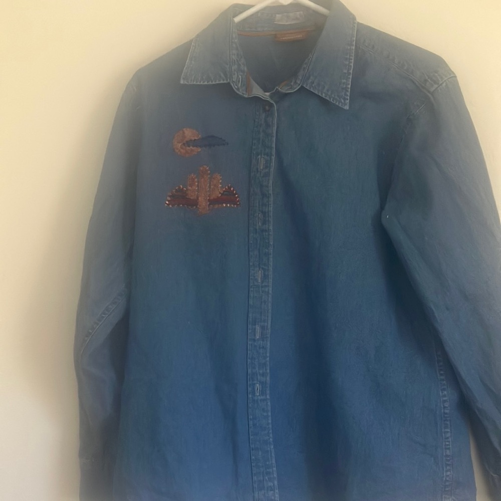 FINAL MARKDOWN Detailed Harriton denim blouse large